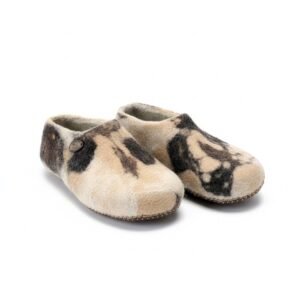 Veltiniai su vipeto raštu pristatymas, nufotografuota baltame fone. Akcentuojamas natūralus spalvų derinys